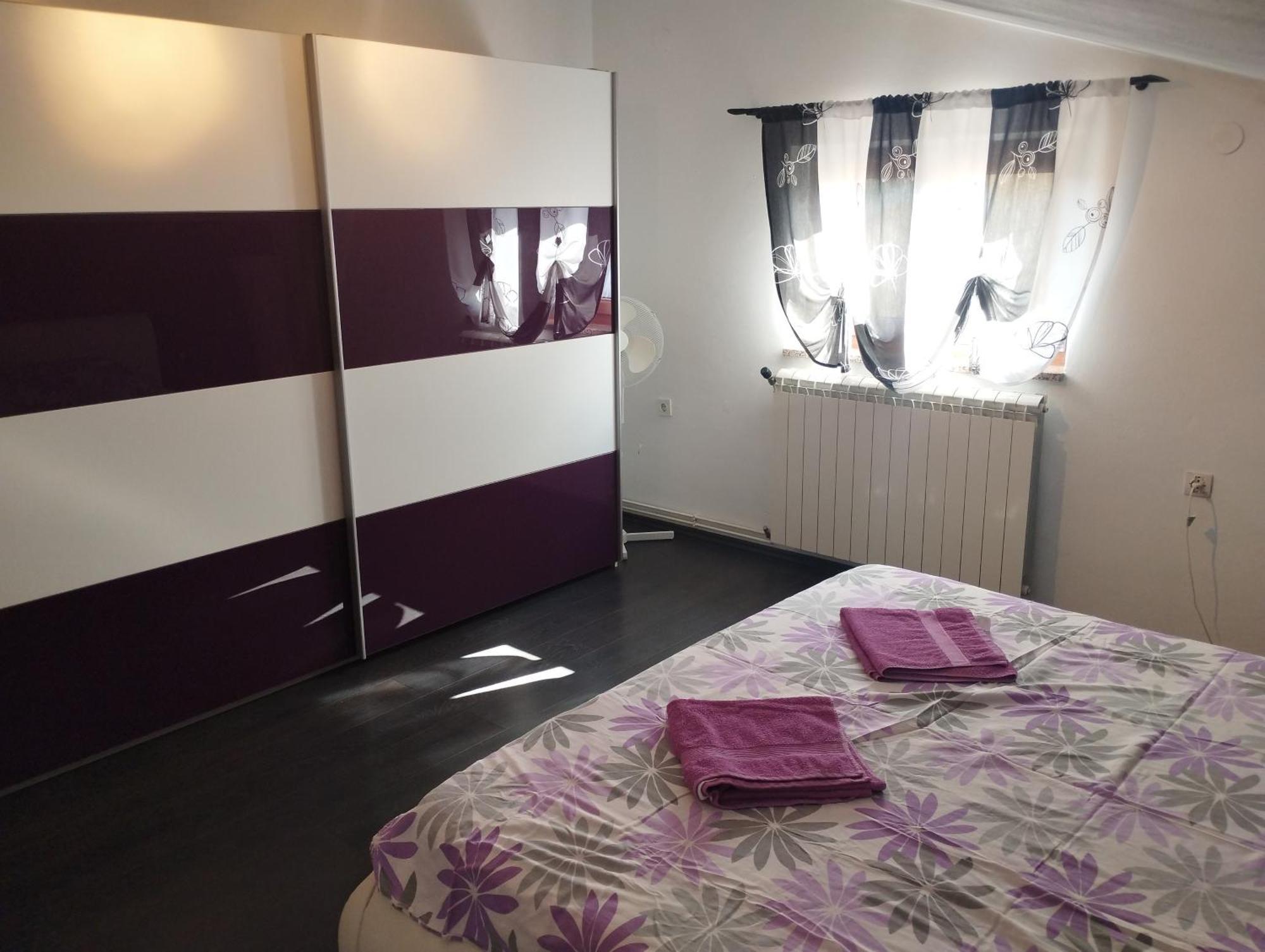 Apartment Jal Ровин Екстериор снимка