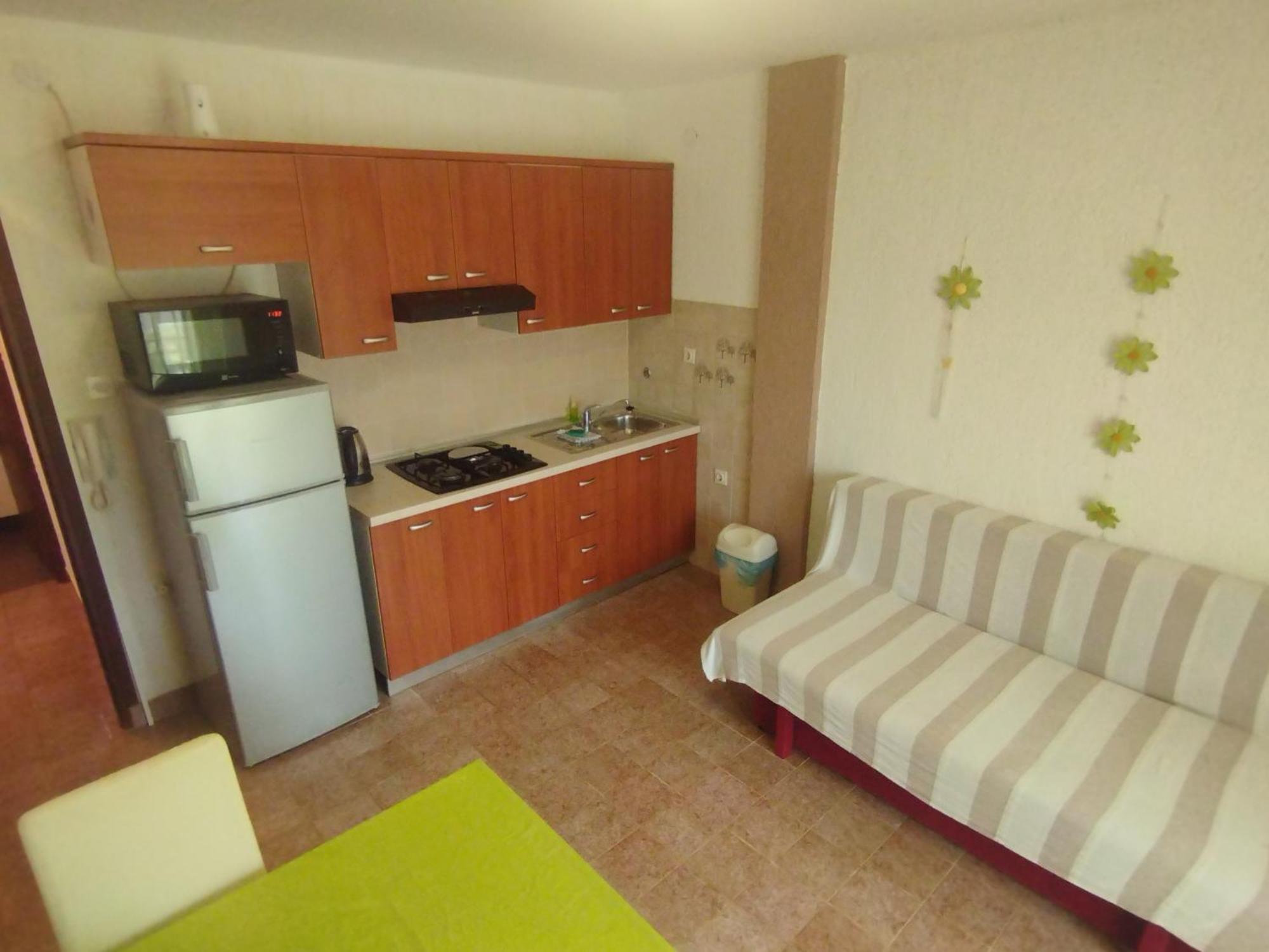 Apartment Jal Ровин Екстериор снимка