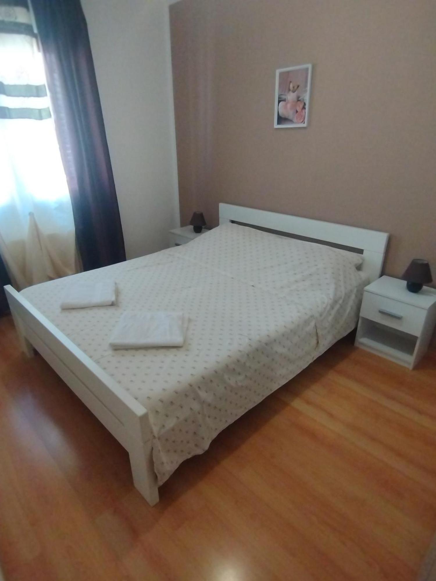 Apartment Jal Ровин Екстериор снимка