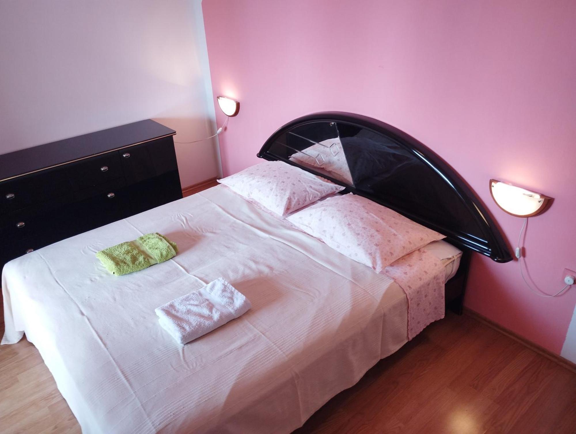 Apartment Jal Ровин Екстериор снимка