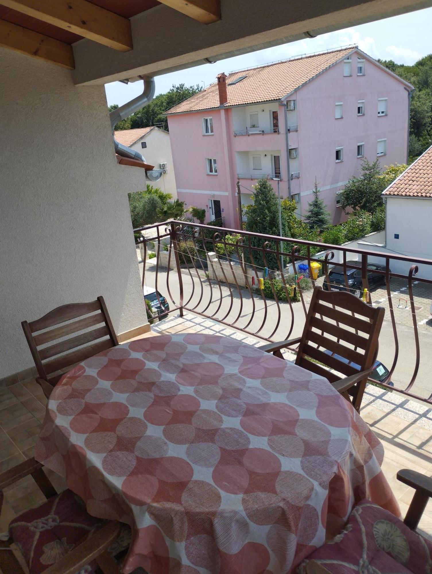 Apartment Jal Ровин Екстериор снимка