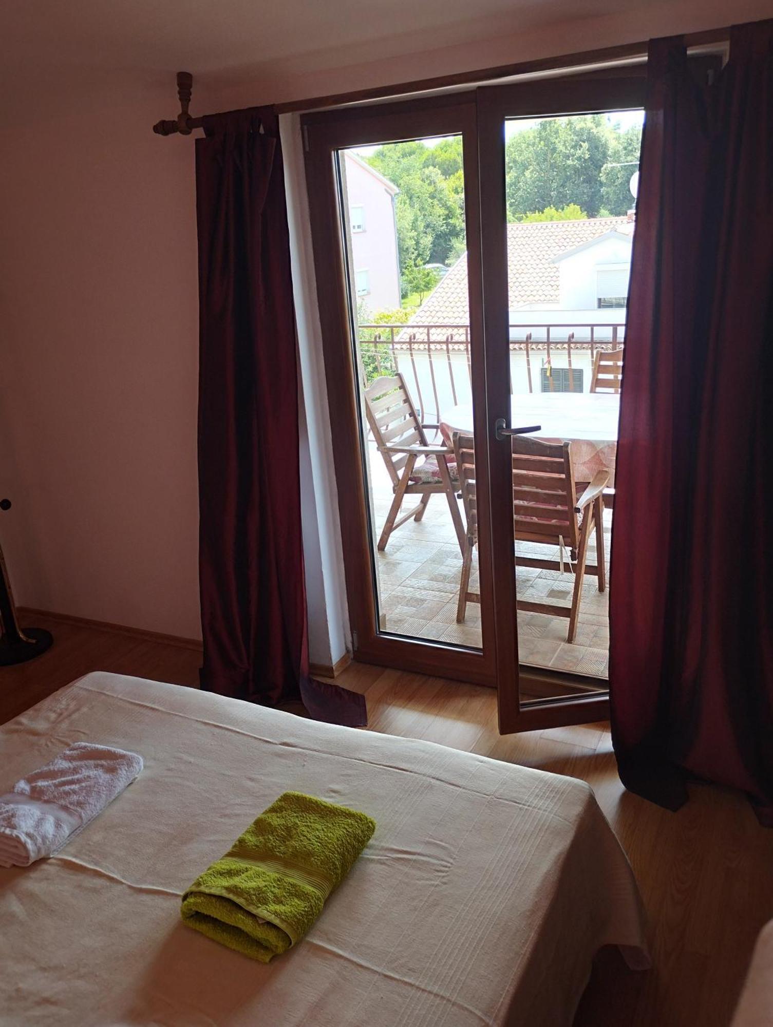 Apartment Jal Ровин Екстериор снимка