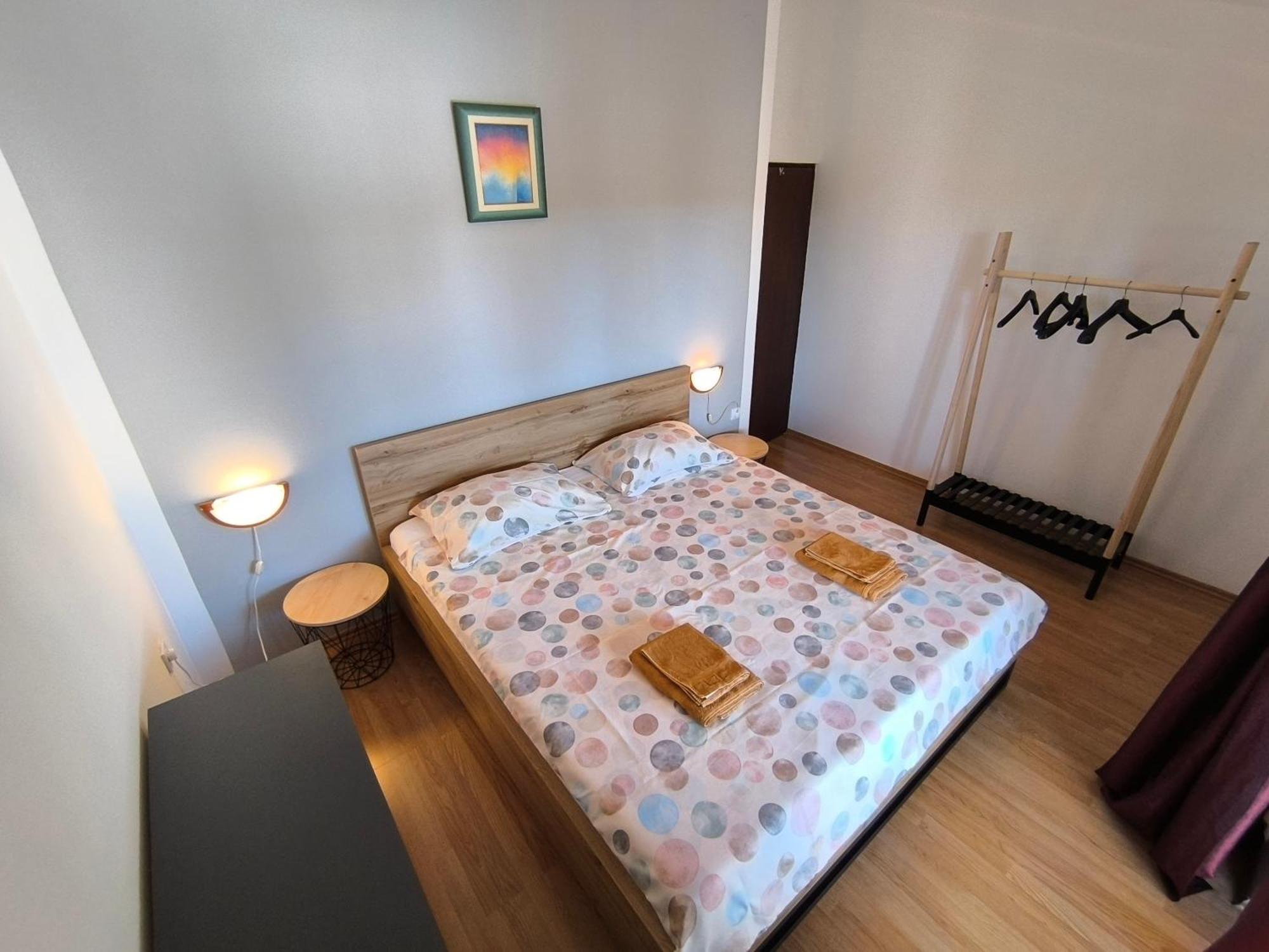Apartment Jal Ровин Екстериор снимка