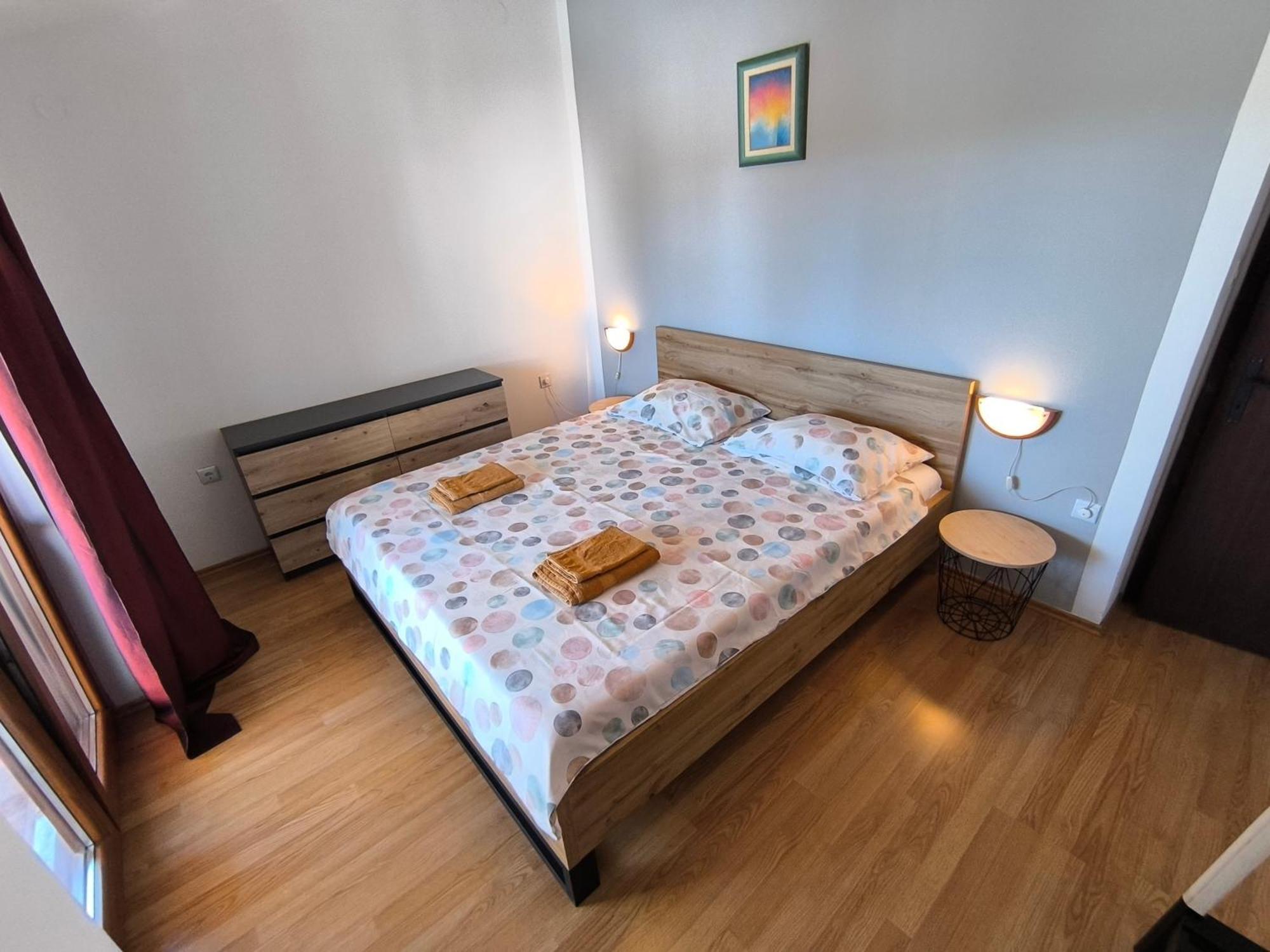 Apartment Jal Ровин Екстериор снимка